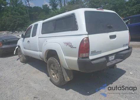 2006 Toyota Tacoma Base V6 z USA, uszkodzony, nr VIN 5TEUU42N86Z180746